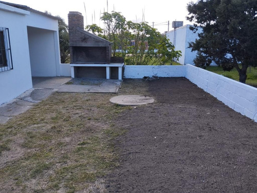 Casa A Media Cuadra De La Playa