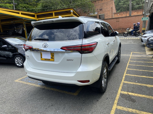 Toyota Fortuner 2.4 Srv Diesel 4x2 2022
