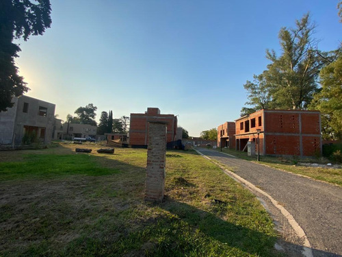 Lote En Venta En Barrio Las Magnolias Grand Bourg