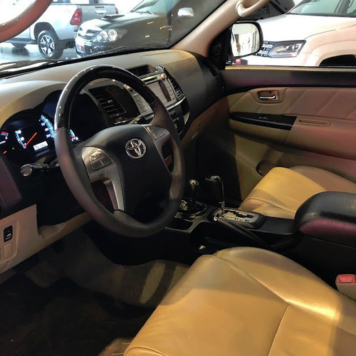 Imagem 8 de 11 de Hilux Sw4 Srv 4x4 Automática 5 Lugares 2014/2014 Branca