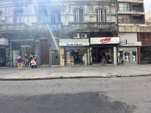 Alquiler Local Comercial 200 Mts 2 En 18 De Julio Cordón.