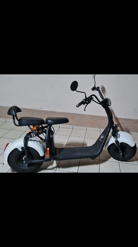 Imagem 1 de 4 de E-types Scooter Eletrica