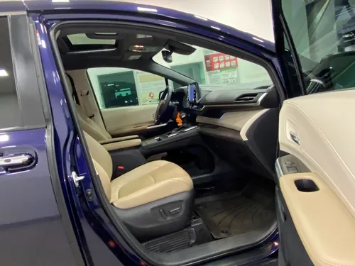 Toyota Sienna 3.5 Limited At