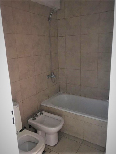 Imagen 10 de 12 de Venta - Departamento 2 Ambientes Con Cochera Acepta Lote En Parte De Pago!