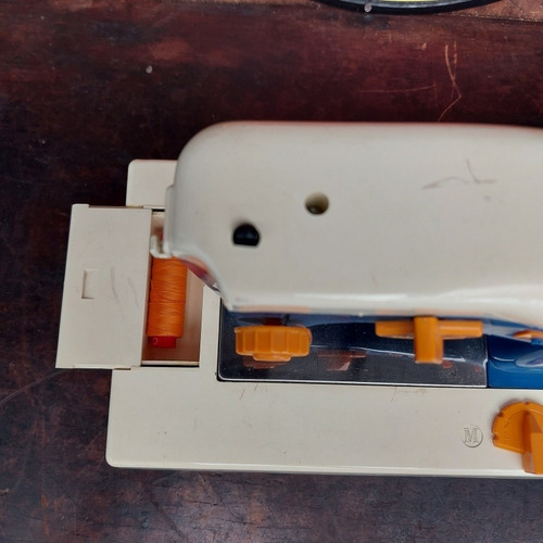 Mini Máquina De Costura Estrela Antiga Não Funciona