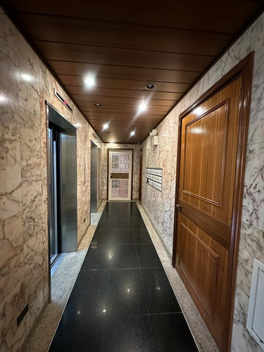 Apartamento En Alquiler 160 M2 - Urb. Santa Fe