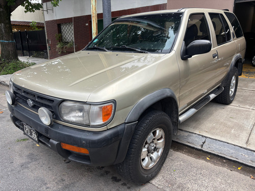 Nissan Pathfinder 3.3 Se