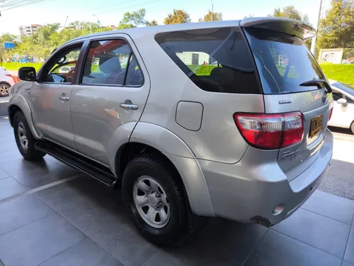 Toyota Fortuner 2.7l 4x4