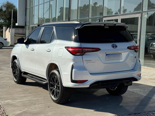 Toyota Hilux SW4 2.8 Tdi Gr-s 4x4 7as 6at
