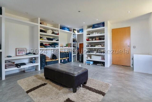 Casa En Venta En Alto Hatillo Calle Cerrada Jardin Casas Caracas