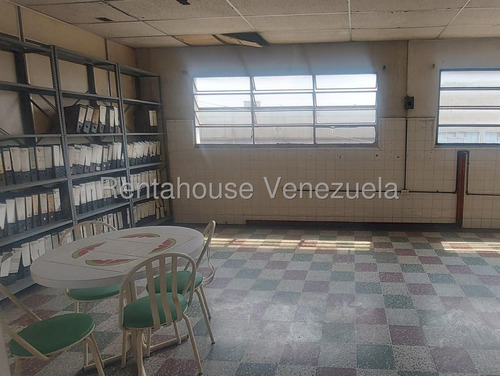 Galpón Comercial En Venta Boleita Norte Mls #25-20163