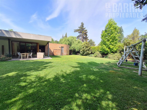 Casa En Venta De 4 Dorm. En Chicureo Poniente