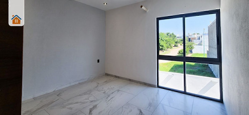 Casa Nueva En Venta En Albaterra Residencial, Colima. Recamara En Planta Baja.