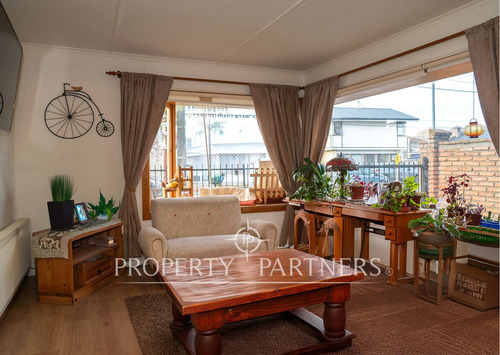 Amplia Casa En Sector Residencian En Punta Arenas