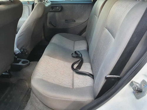 Imagem 5 de 9 de Chevrolet Corsa Sedan Maxx 1.8 8v 4p
