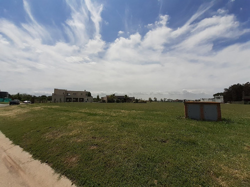Imagen 2 de 14 de Excelente Terreno De 1200 Mts. Barrio Los Robles. Interno. Reservado.!!!!!!