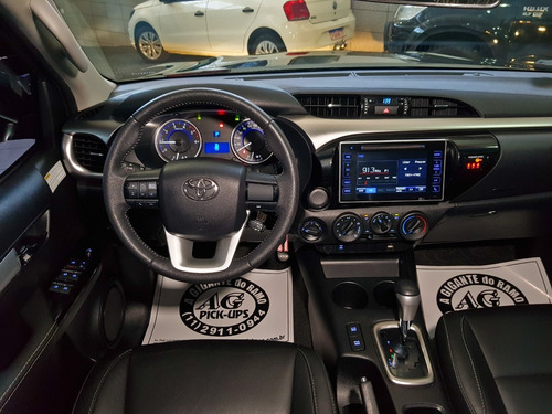 Imagem 4 de 15 de Toyota Hilux Sr 2.8 Turbo Diesel 4x4 At 16/2017 Completa