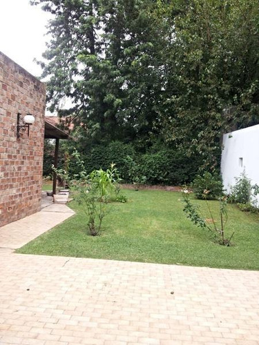 Imagen 2 de 13 de Casa - Barrio Parque Leloir