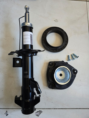 Amortiguador Tiida Izq. Hitachi 1.8 De Gas Con Base2011-2014