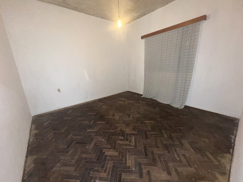 Venta Casa Sólida Con Amplio Terreno En Paso De La Arena, Padrón Único, 2 Dormitorios, Garage Varios Vehículos, Jardín, Fondo, Gran Potencial