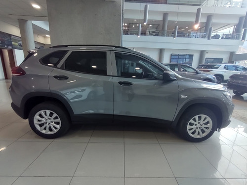 Imagen 4 de 17 de Chevrolet Tracker Turbo Ls 2023
