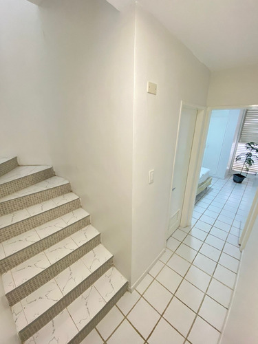 Imagen 8 de 18 de Apartamento Duplex Remodelado Vista Al Mar