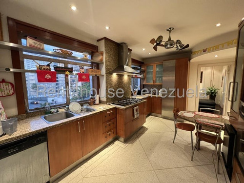 Apartamento En Venta. Urb. Altamira.