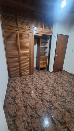 Vendo Apartamento Ubicado En La Urb. San Jacinto, Res. Río Dulce /es19