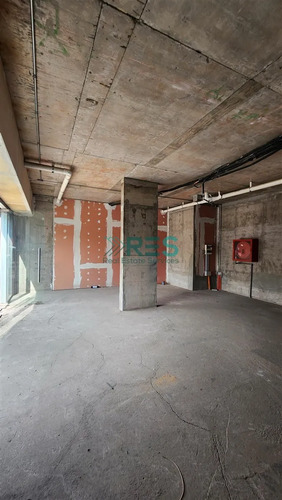 Oportunidad Imperdible Debajo De Edificio Residencial 