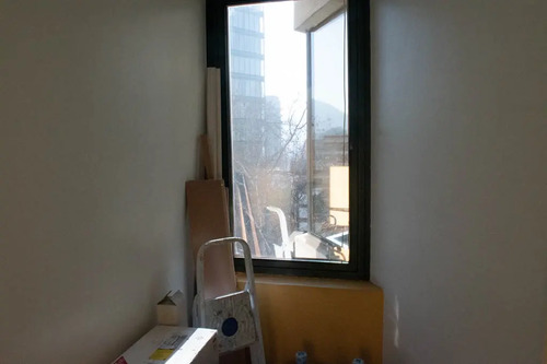 Venta Oficina Amplia Sala +3 Privados - M. Los Leones (5300)
