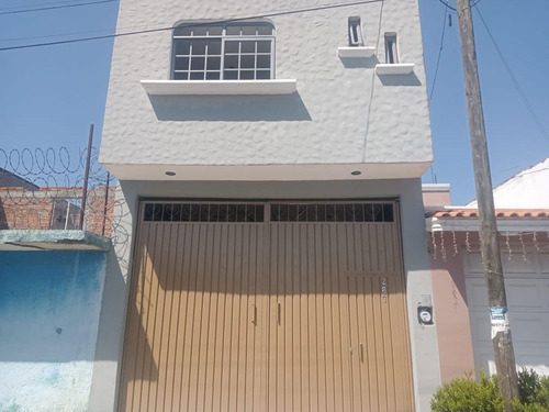 Casa En Venta En Vasco De Quiroga, Morelia.