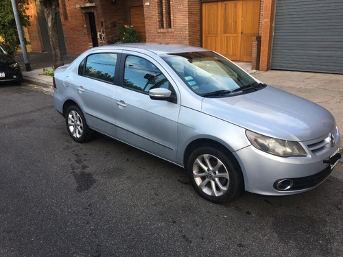 Volkswagen Voyage 1.6 Full Año 2011