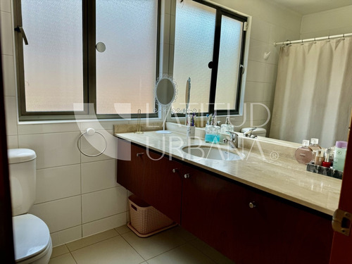 Disponible 30 Marzo, Útil 140 M2, Terreno 350 M2. Piscina