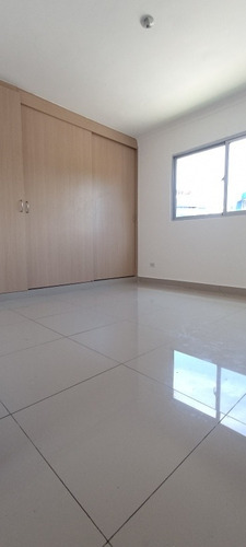 Imagen 5 de 25 de Amplio Apartamento Con Terraza