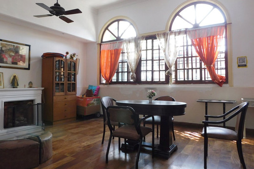 Casa Galpón Consultorio Hotel Estacionamiento