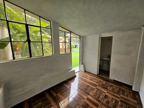 Casa Sola En Venta En Un Solo Nivel En Jardines De Cuernavaca.