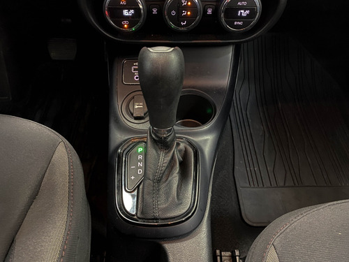 Imagem 8 de 20 de Fiat Toro