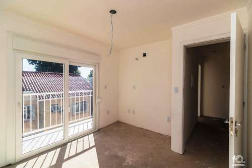 Belíssimo Sobrado Com 2 Dormitórios, Garagem Para 2 Carros À Venda, 123 M² Por R$ 430.000 - Camaquã - Porto Alegre/rs - So0153