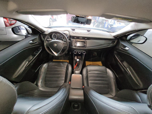 Imagen 7 de 22 de Impecable Alfa Romeo Giulietta Año 2016 Con Solo 52.000 Km