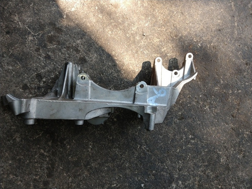 Base De Alternador Y Compresor Jetta Mk6 Motor 2.5 (Usado)