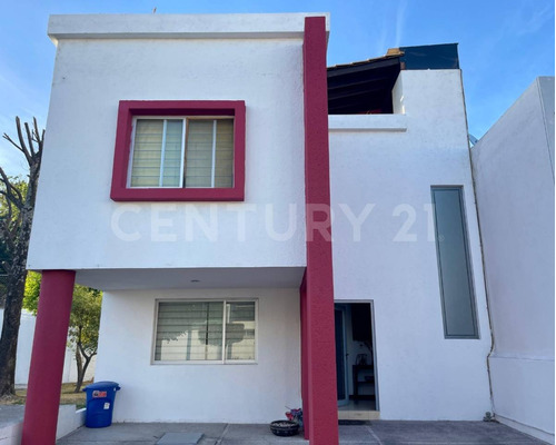 Casa En Venta  Residencial Rinconada Sta. Fe. , Tlaxcalancingo, Puebla.