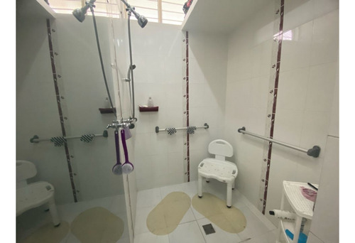 Se Vende - Permuta Casa Amplia De Una Planta Barrio Obrero Palmira