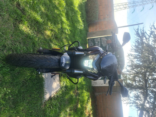 Bajaj Dominar 400 Modelo 2018.