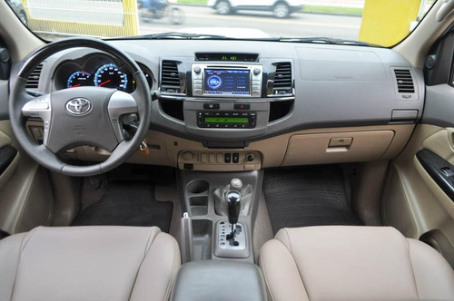 Toyota Hilux SW4 SRV 3.0 4X4 AT (7L)