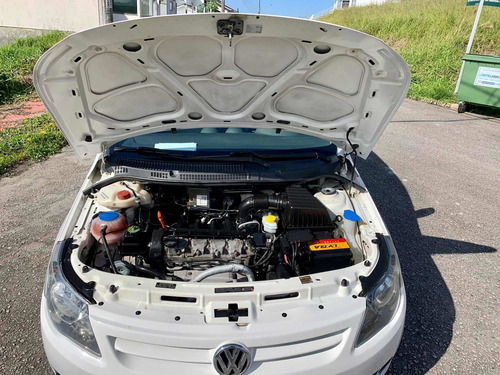 Imagem 12 de 15 de Volkswagen Voyage 1.6 Vht Comfortline Total Flex I-motion 4p