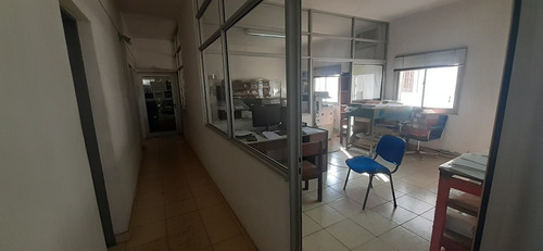 Se Vende Inmueble , Ubicado A 50 Mts. De La Plaza Principal De La Ciudad De Villa Dolores - Traslasierra- Cordoba,con Un Potencial Importante Para Un Desarrollo Inmobiliario O Centro Comercial .