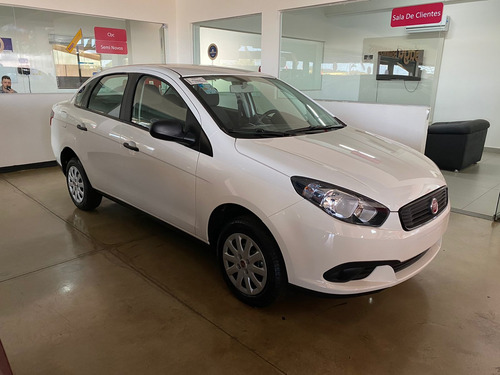 Imagem 2 de 8 de Fiat Grand Siena Attractive 1.0 (flex)