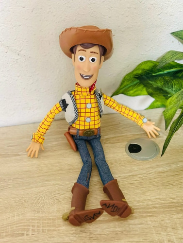 Figura Individual De Sheriff Woody Toy Story 35 Cm