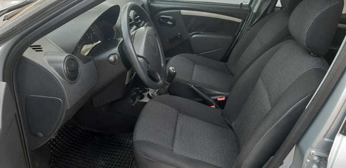Renault Logan Authentique Hi-flex 1.0 4p 2009