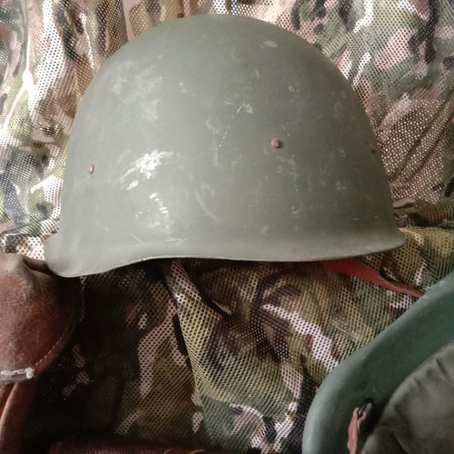 Imagen 3 de 4 de Casco Militar Sovietico Antiguo M70